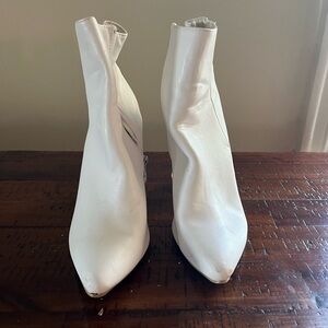 SHEIN Chic White Heeled Boots